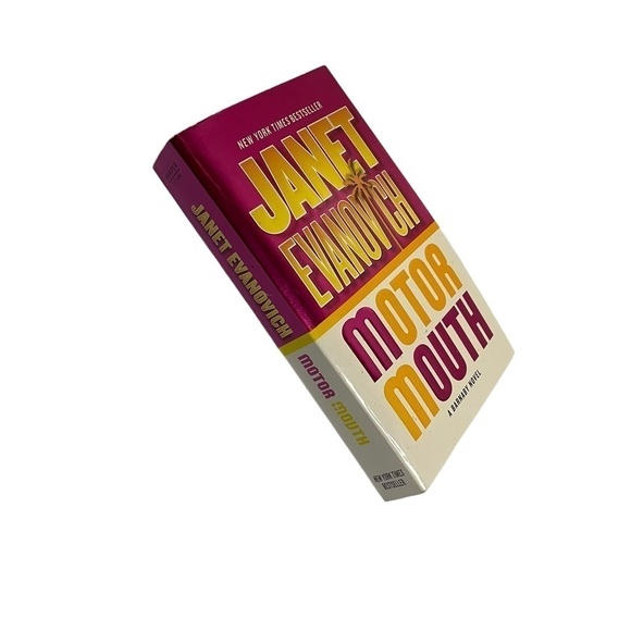 Evanovich, Janet Motor Mouth paperback book - Picture 3 of 5